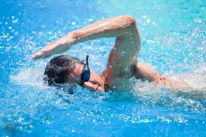 Man swims with PAH